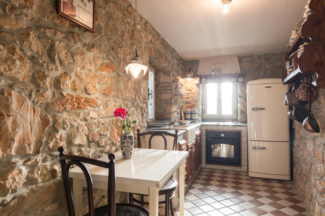 Holiday Home Bozanic Vrbnik Eksteriør bilde